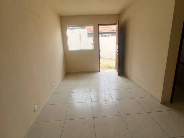 #1244 - Casa para Venda em Colombo - PR - 2