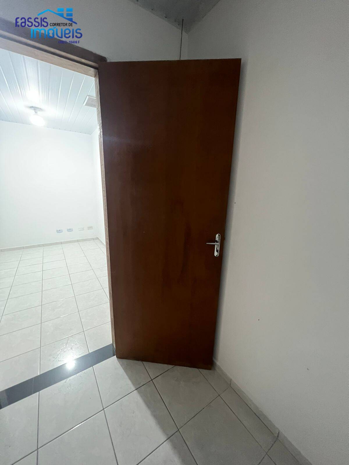Casa para alugar com 1 quarto, 29m² - Foto 13