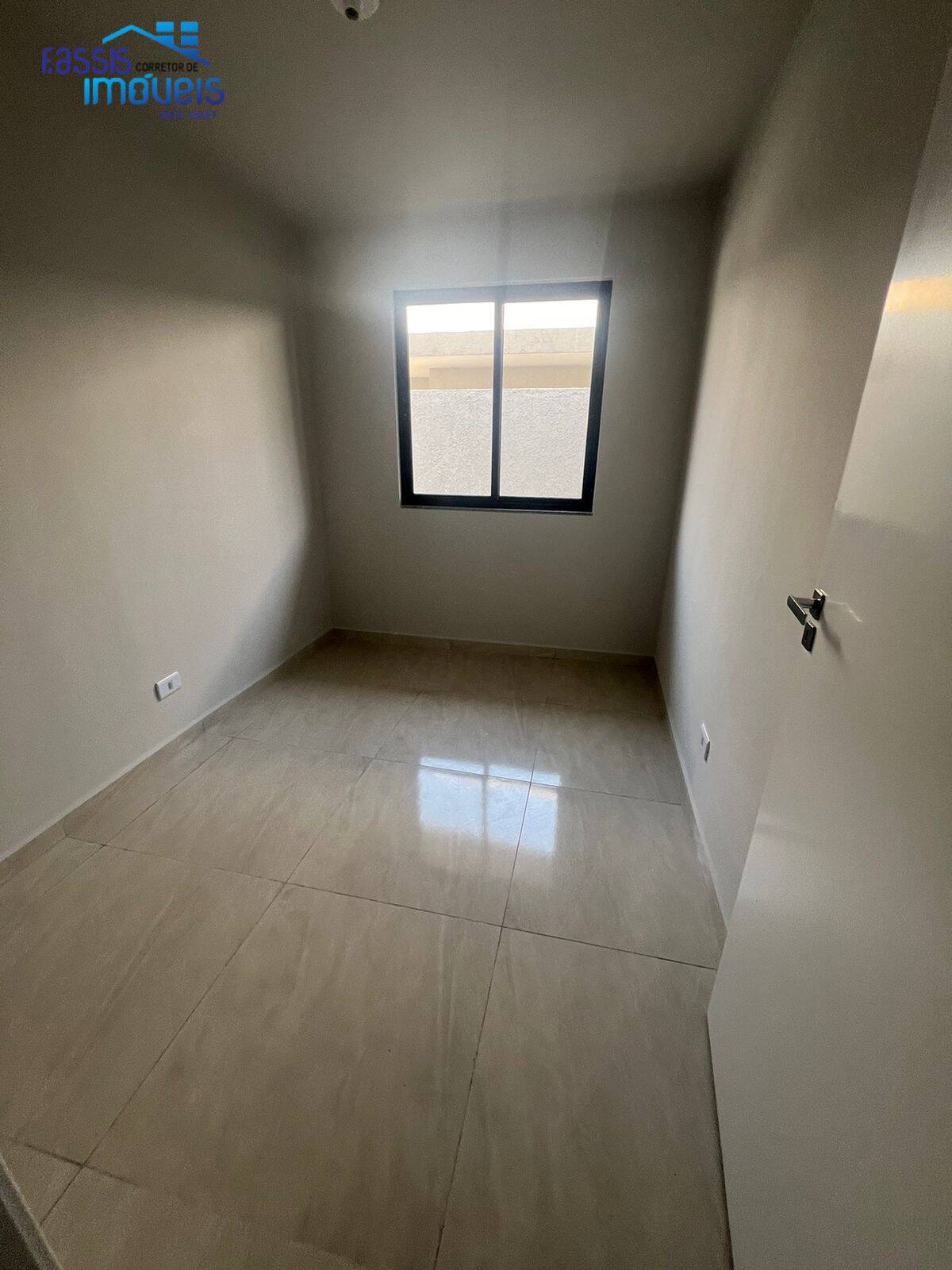 Casa à venda com 3 quartos, 55m² - Foto 9