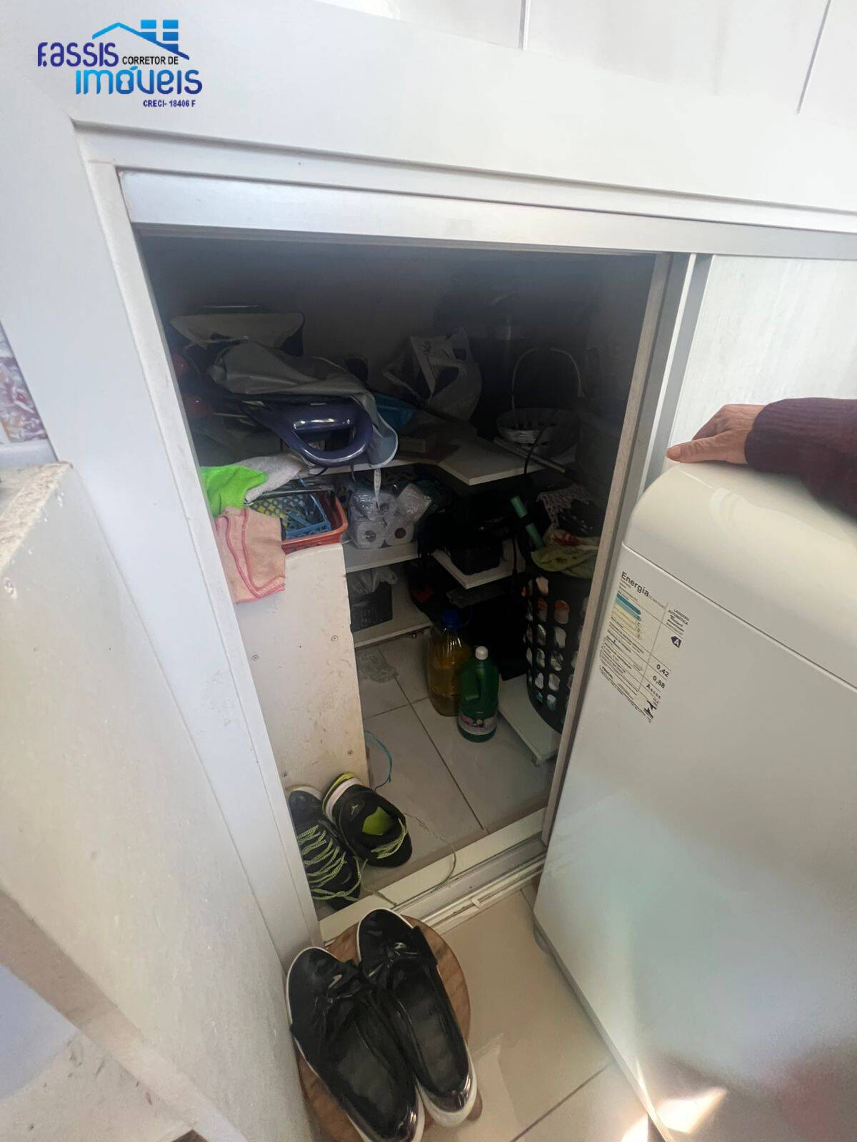 Apartamento à venda com 2 quartos, 64m² - Foto 11