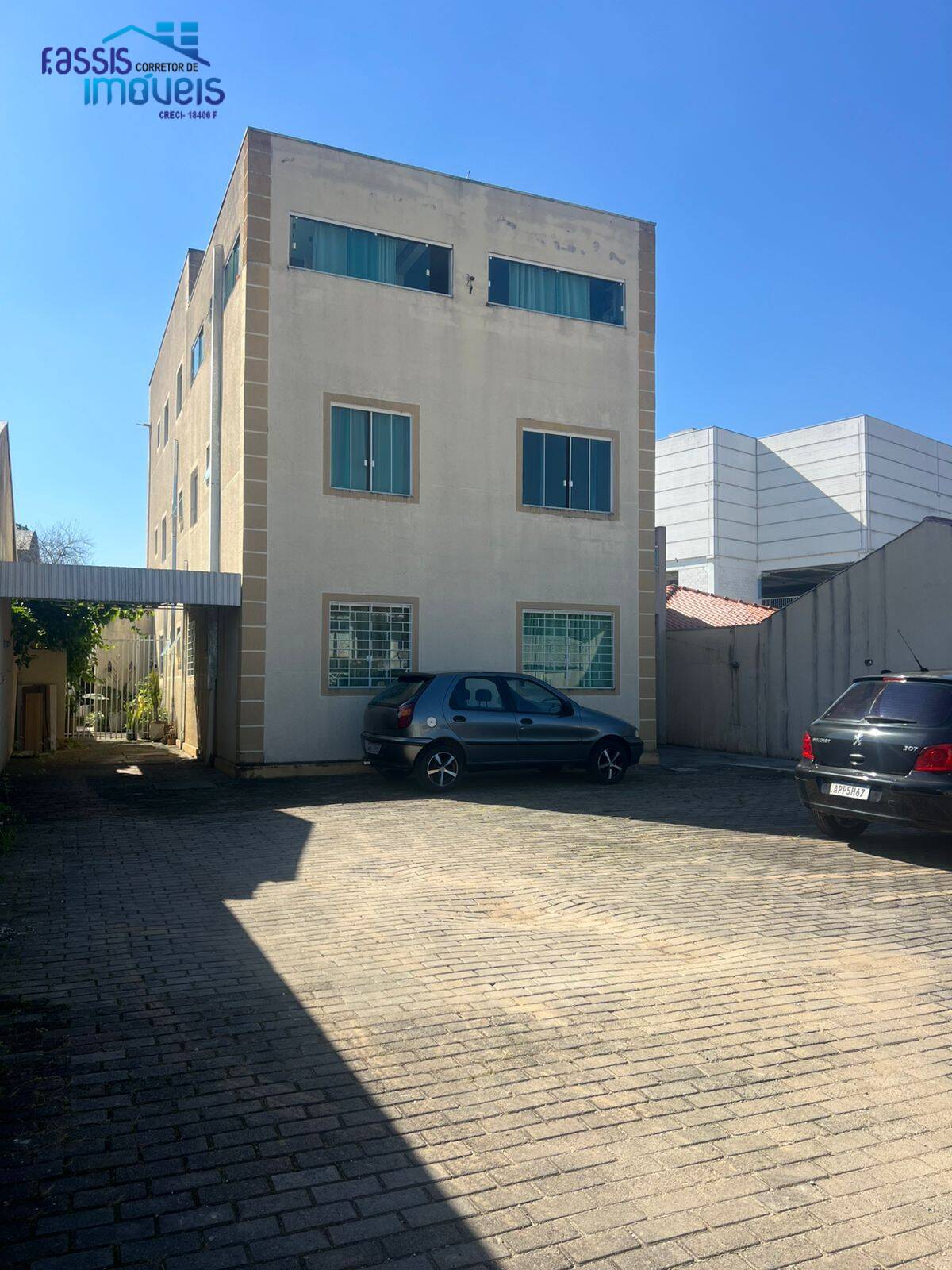 Apartamento à venda com 2 quartos, 64m² - Foto 3