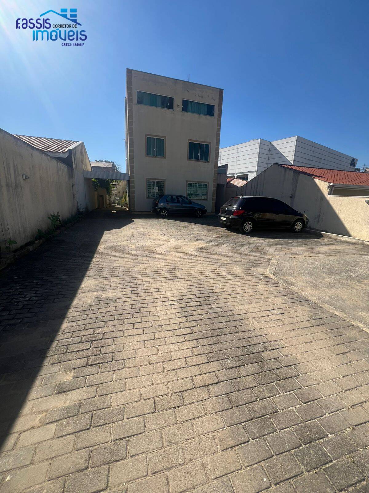 Apartamento à venda com 2 quartos, 64m² - Foto 1
