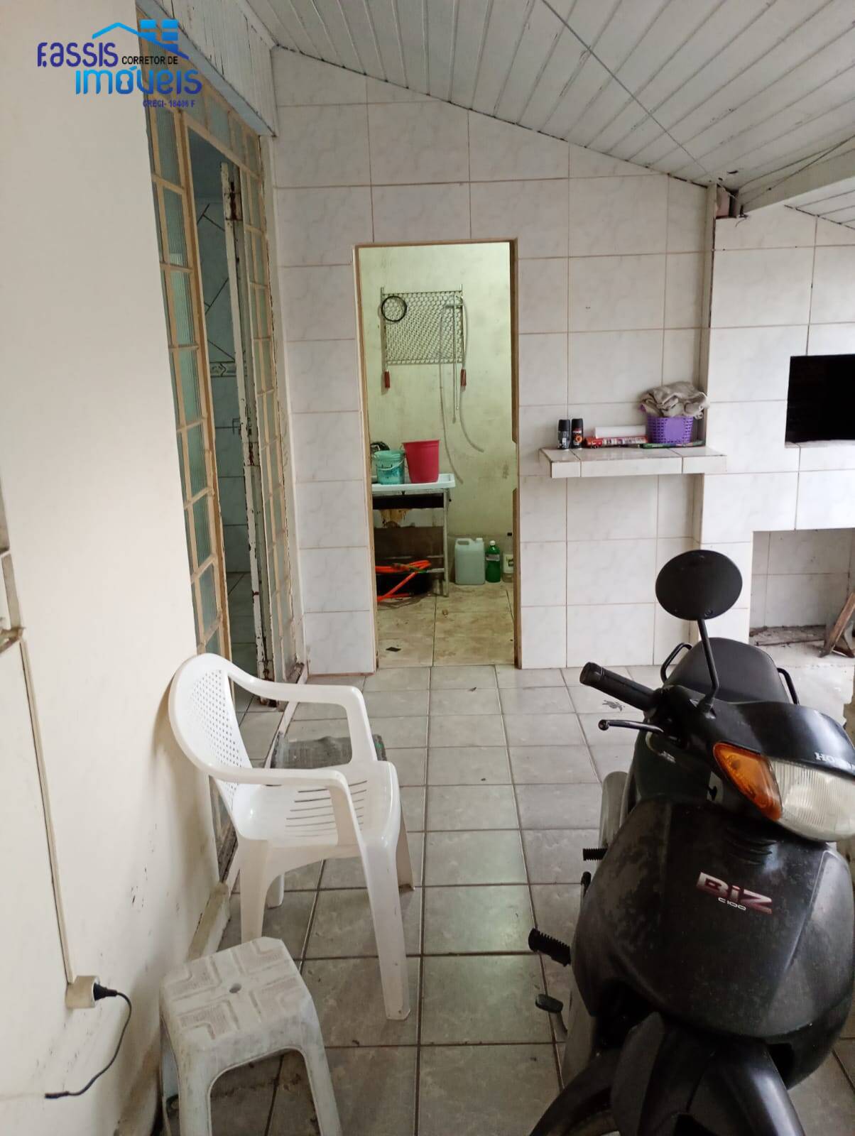 Casa à venda com 2 quartos, 54m² - Foto 2