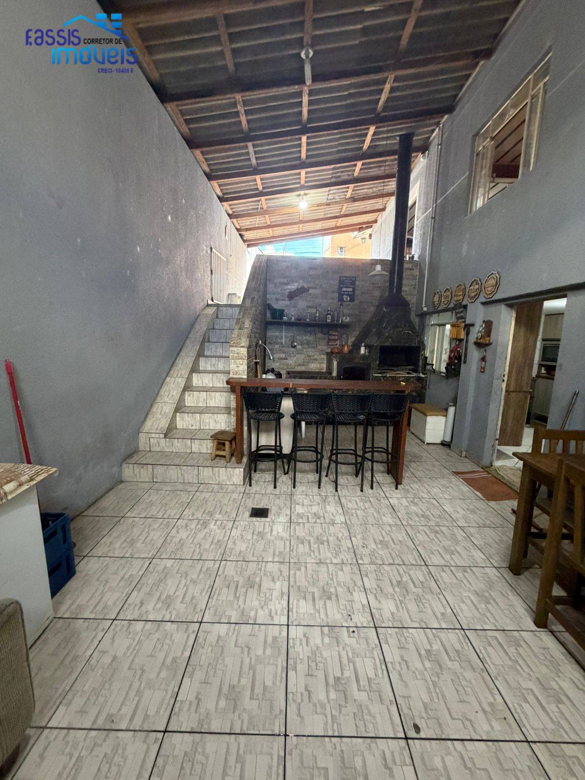 Casa, 4 quartos, 270 m² - Foto 2